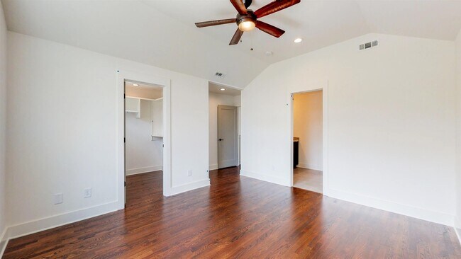 Building Photo - 413 Eastboro Dr
