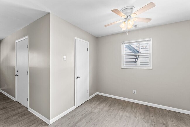 Building Photo - 1549 Oakland Park Ave