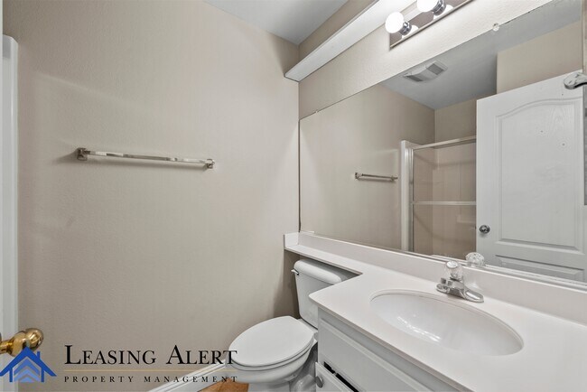 Building Photo - 23721 Skycrest Cir Dr