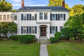 Building Photo - 161 Broadway