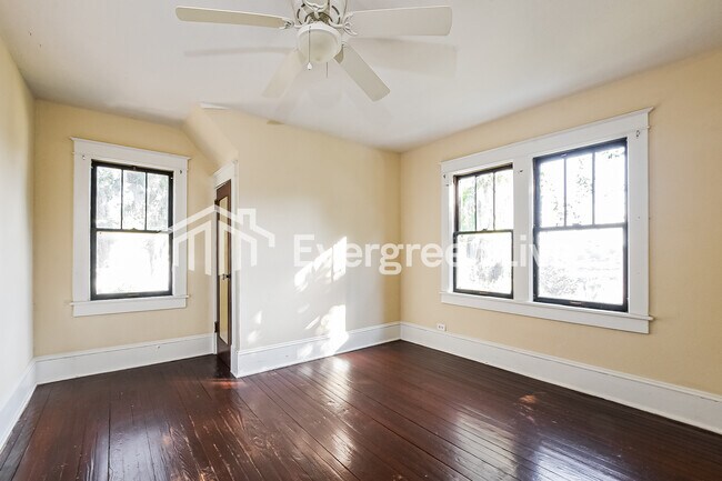 Building Photo - 626 E Washington Ave