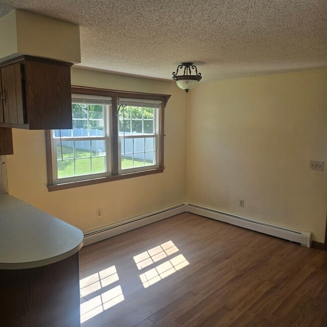 Building Photo - 432 Joseph St Ext