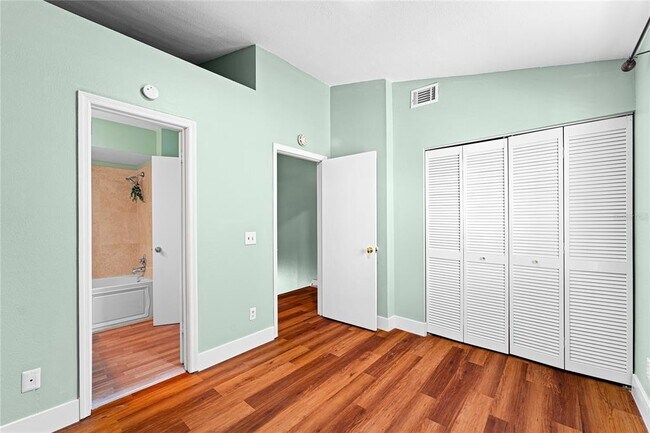 Building Photo - 5704 Bratton Dr