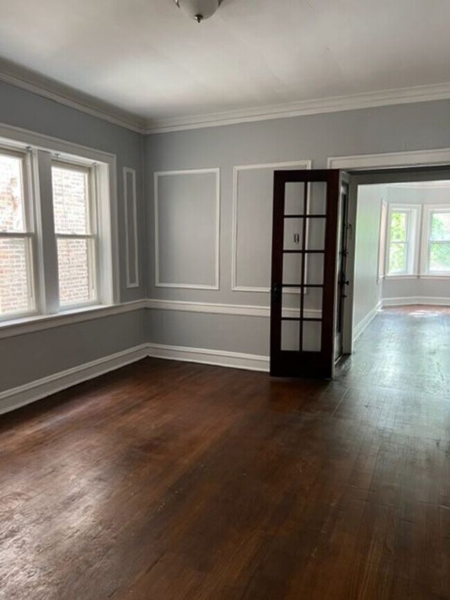 Building Photo - 8038 S Maryland Ave