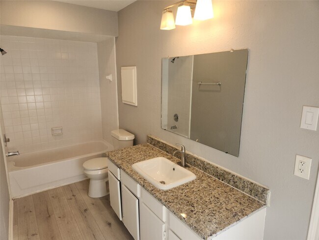 Building Photo - 20123 Beechview Ln