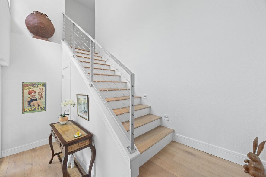 Building Photo - 818 Tanbark Dr