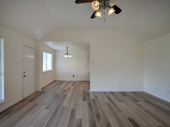 Building Photo - 1934 Feather Ridge Dr