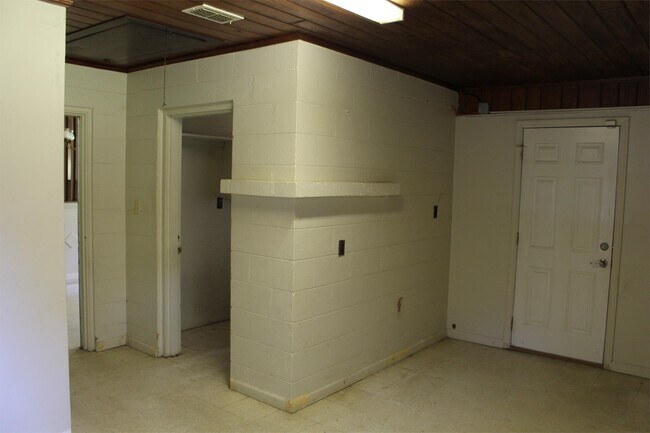 Building Photo - 904 Riley St