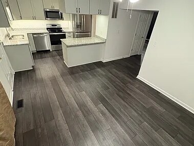 Building Photo - 305 Mount Royal Ave