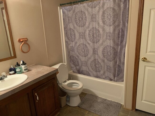 Building Photo - Welcome to this  4-bedroom, 2-bathroom home located in the picturesque Sevierville, TN.