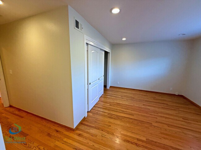 Building Photo - $5195 - 4 Bed/2 Bath Remodeled Home in Santa Clara