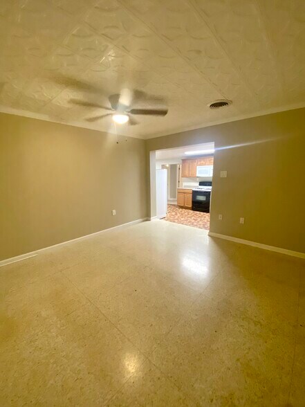 Living room - 2912 Delille St