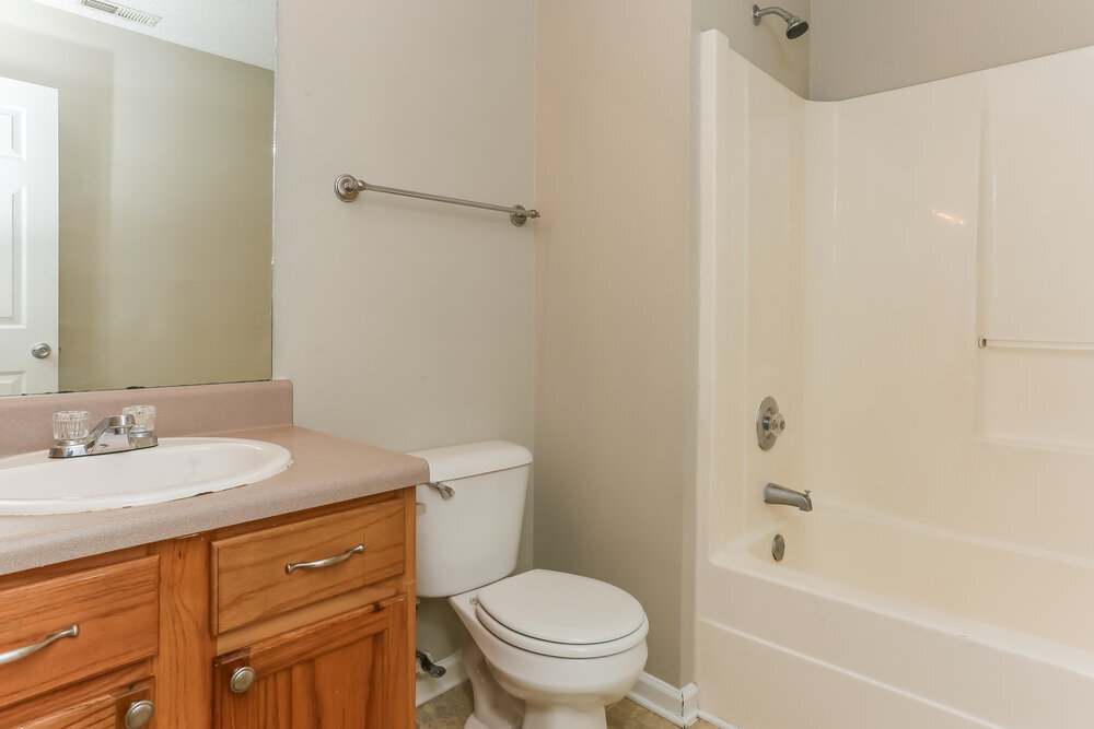 Building Photo - 5442 Beaver Lake Dr SW