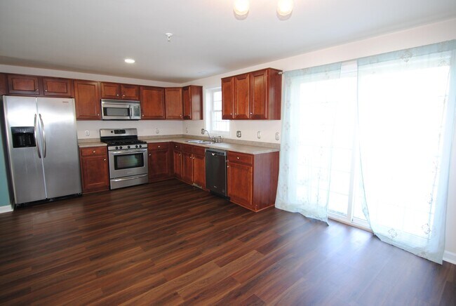 Building Photo - 31 Overlook Cir