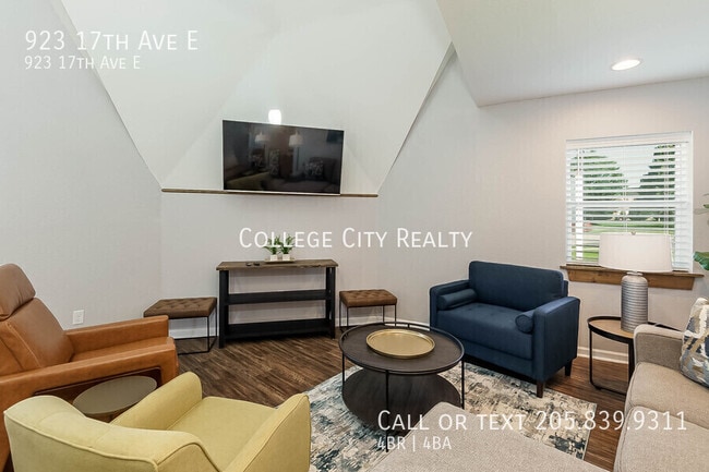 Building Photo - 923 17th Ave E