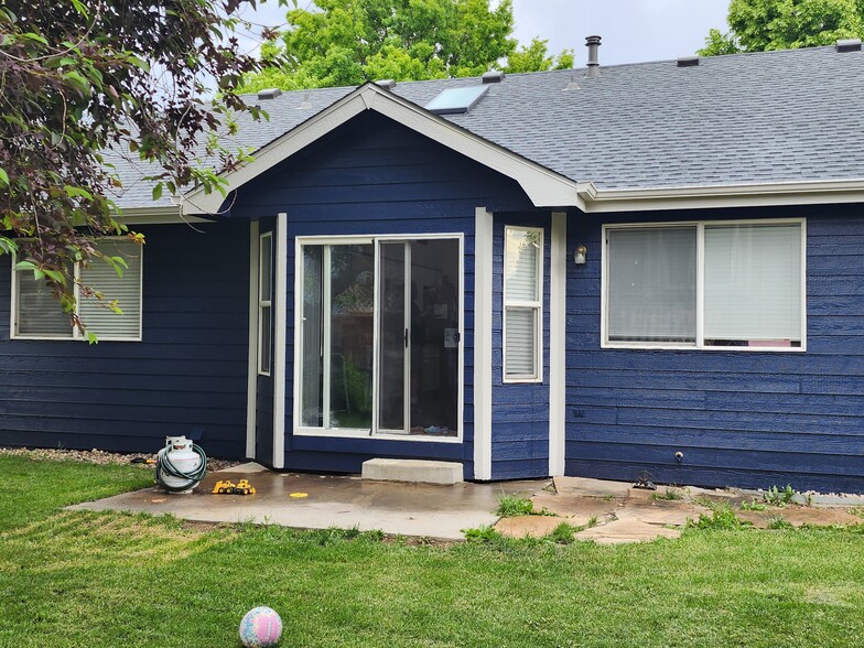 Back Patio Door - 1913 Crestview Dr