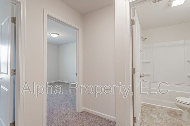 Building Photo - 19 Apricot Ln