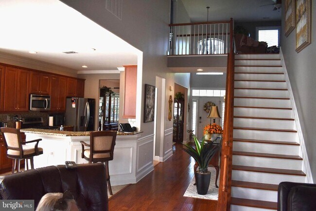 Building Photo - 904 Sweet Briar Cir