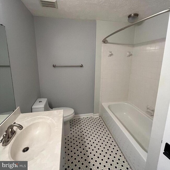 Building Photo - 7807 Edmunds Way