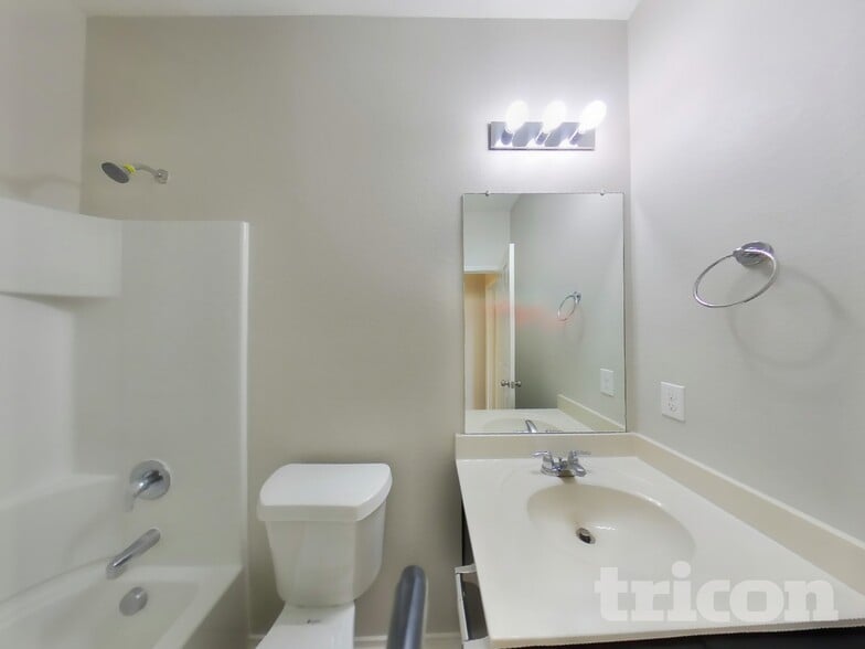 Building Photo - 115 Abelia Dr