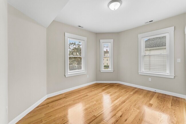 Building Photo - 42 Almont St