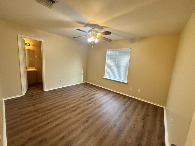 Building Photo - FRESHLY PAINTED  | ONE STORY  |  OPEN CONCEPT  |  GREAT LOCATION: 1604 & SHAENFIELD