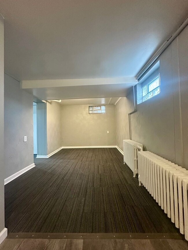 Building Photo - 1727 Reaney Ave E