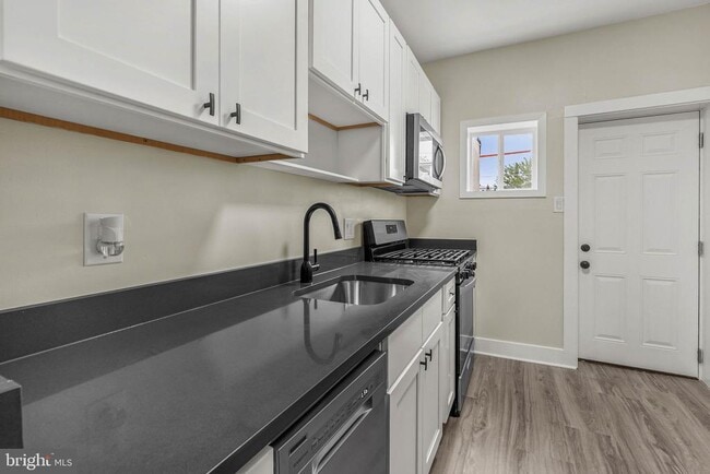 Building Photo - 3047 Janney St