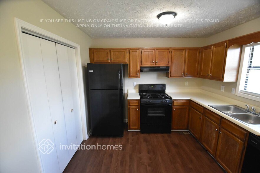 Building Photo - 1784 Blanche Dr