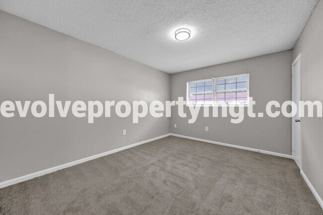 Building Photo - 3455 Pruett Ct