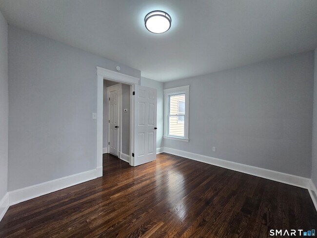 Building Photo - 38 Beverly Ave