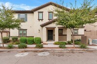 Building Photo - Charming 4 bedroom 3 bath Home in Gilbert!
