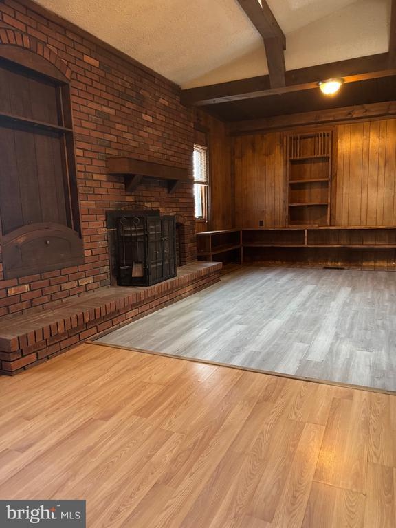 Building Photo - 3601 Oak Rd