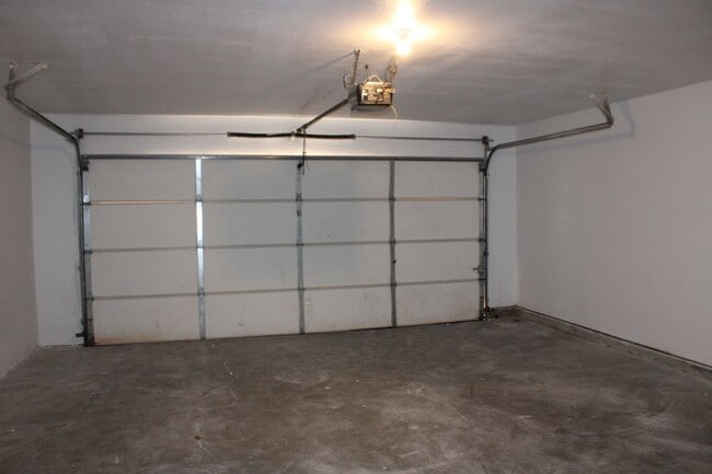 Building Photo - Putnam City Schools