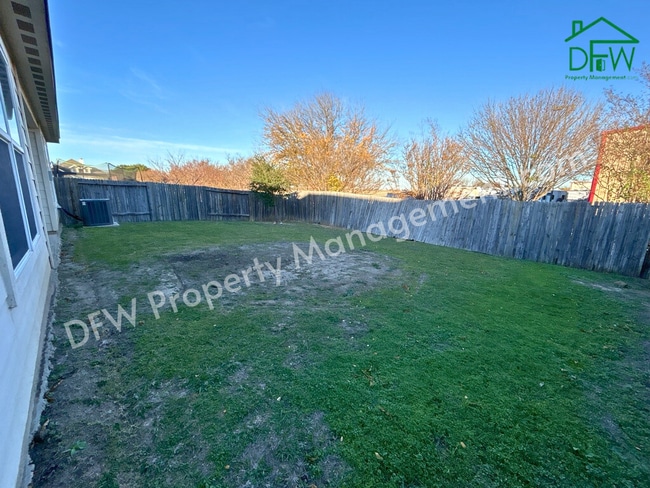 Building Photo - 10009 Iron Ridge Dr