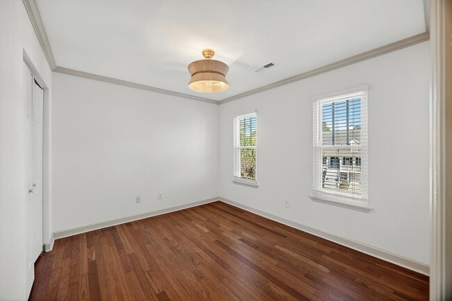 Building Photo - 1353 Black River Dr