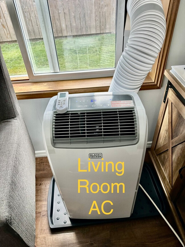 Building Photo - 15904 Admiralty Way