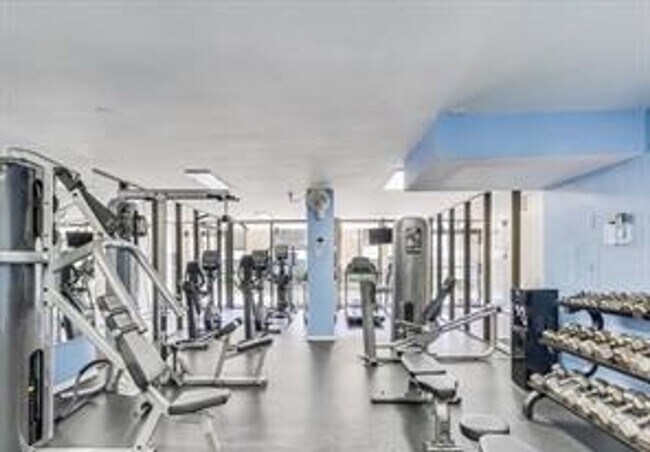 Building Photo - Luxury and fully updated studio in America...