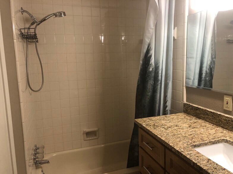 Building Photo - 1205 Fairfield St