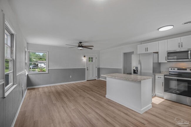 Building Photo - 3211 Torres Ave