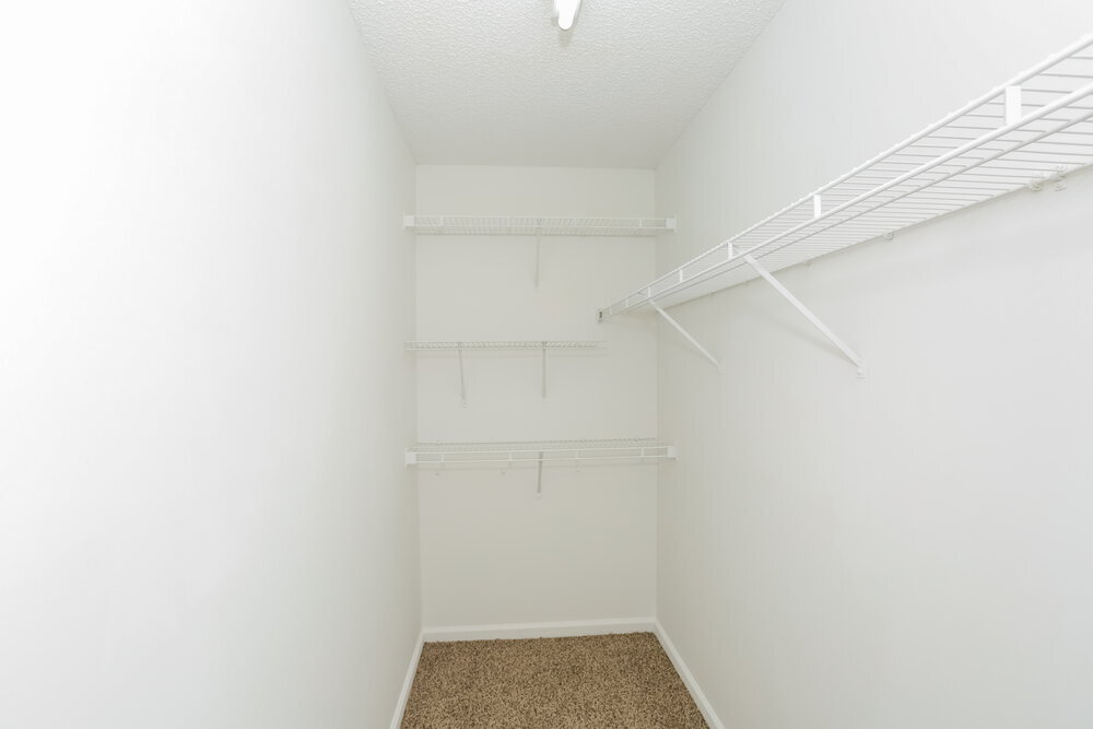 Building Photo - 310 Tamarack Dr