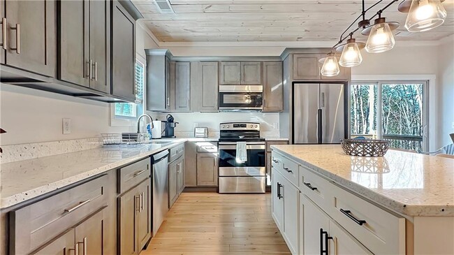 Building Photo - 374 Prince Dr