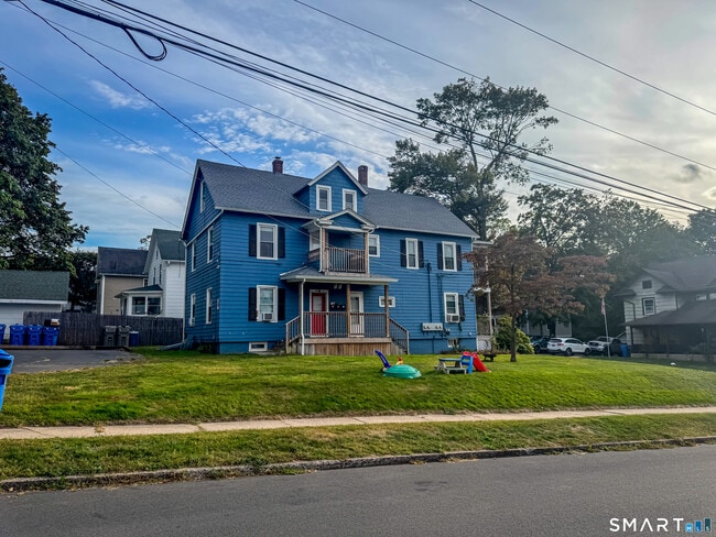 Building Photo - 72 Stewart St