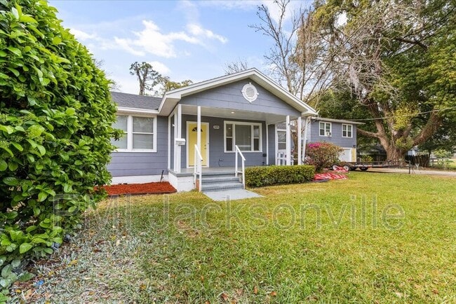 Building Photo - 3694 Grandy Ave