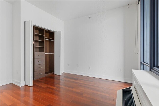 Building Photo - 389 Washington St