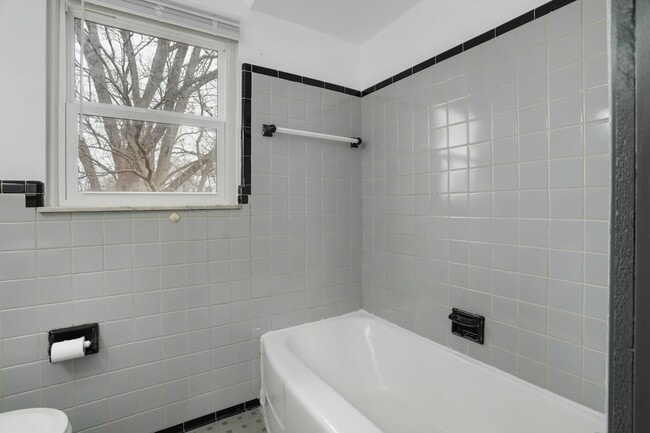 Building Photo - 18492 Greenfield Rd