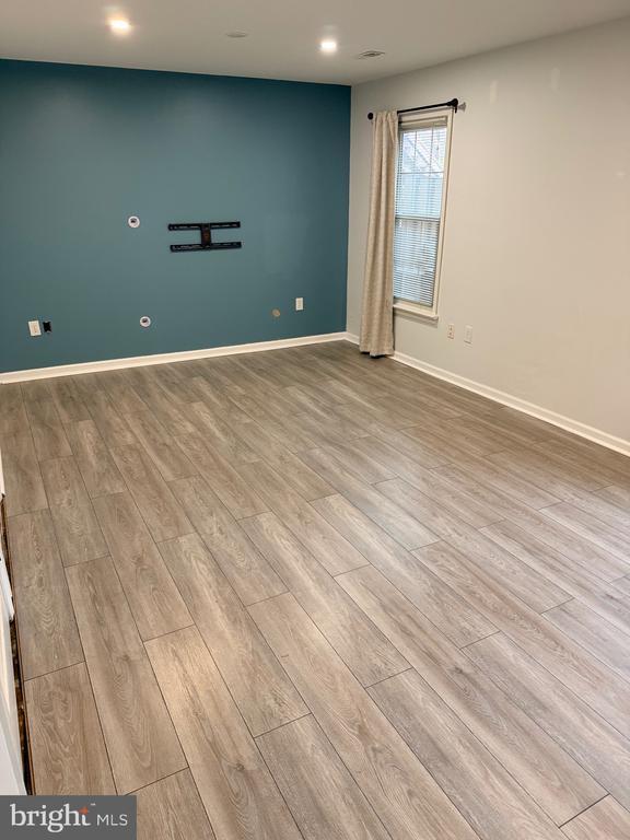 Building Photo - 46754 Woodmint Terrace