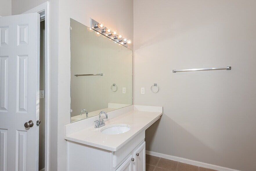 Building Photo - 3370 Spring Mesa Dr SW