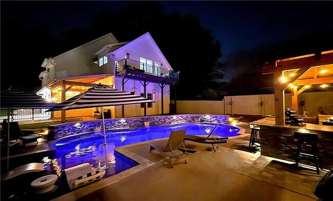 Building Photo - 8175 Main St