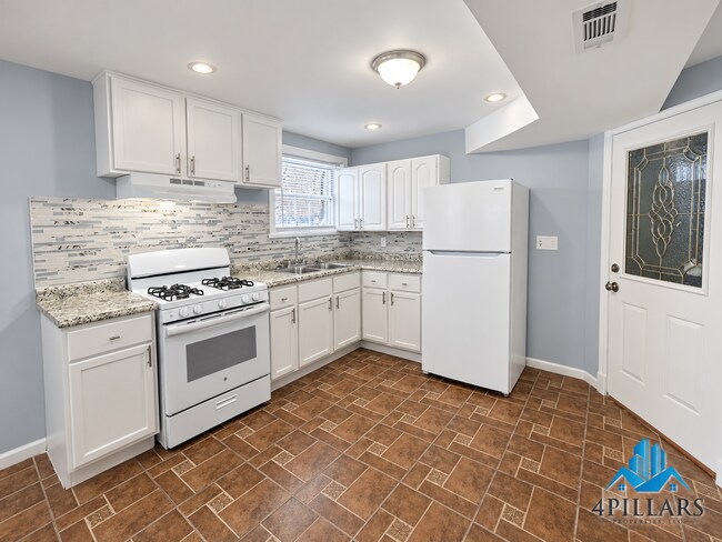 Building Photo - 5647 Sohl Ave